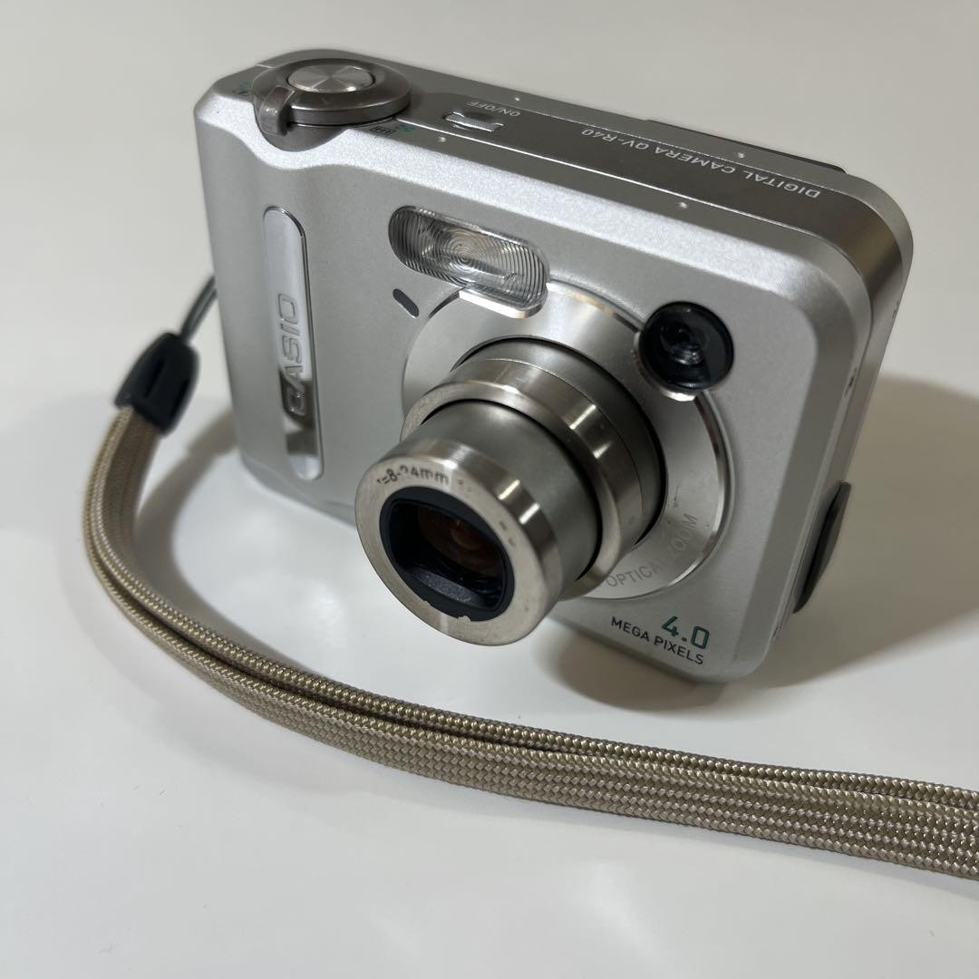 【美品】CASIO QV-R40 Amazon.com : Casio QV-R40 4 MP Mini Digital Camera w/ 3x