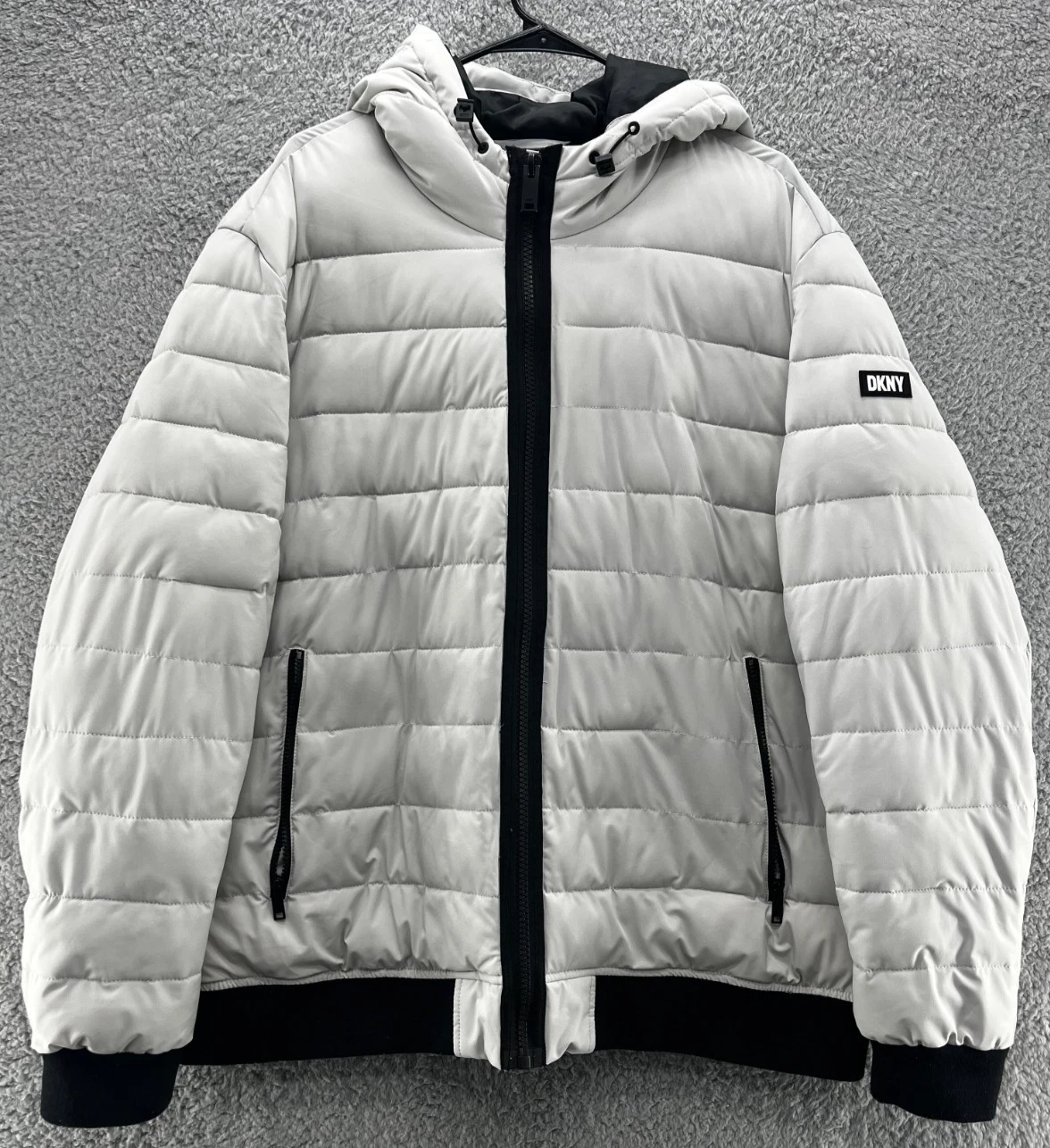 DKNY Men’s XXL Hooded Puffer Jacket Gray Black Water Resistant Warm Winter Coat