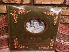 FETCO FAUX SUEDE 4"x 6" GREEN PHOTO ALBUM, HOLDS 200 4" X 6" PHOTOS