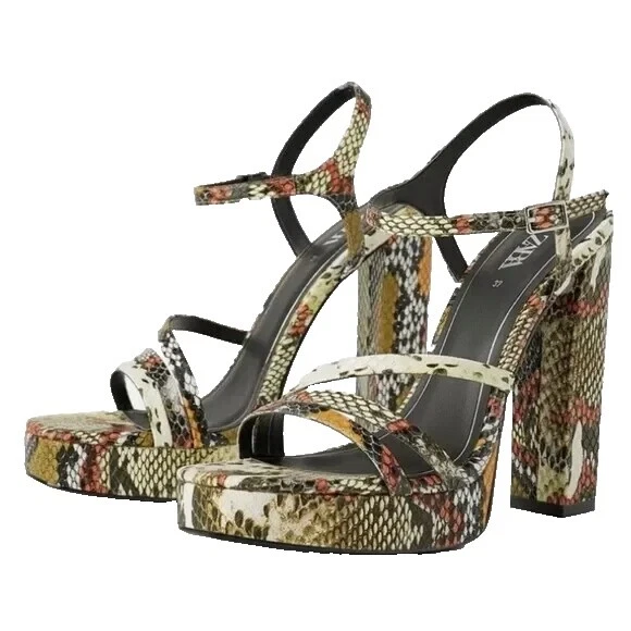 Sandalias superiores de cuero Zara con cuña para mujer