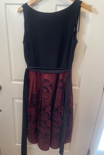 Jessica Howard Wmns Gr. 12 Kleid ärmellos Fit and Flare V-Ausschnitt weinrot schwarz - Bild 8 von 24