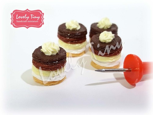 4 piezas de tartas de chocolate en miniatura para casa de muñecas. Tarta en miniatura capa B - Imagen 2 de 6