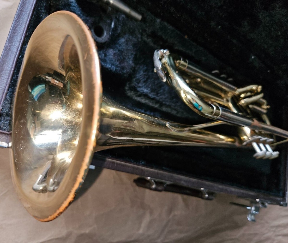 Yamaha YTR-232 Trumpet, Japan, with case, Good Cond, Missing Yamaha YTR-232 Trumpet, Japan, with case, Good Cond, Missing
