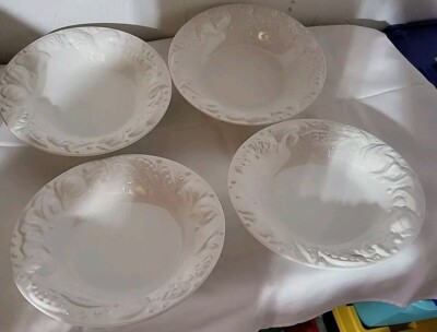 POTTERY BARN Embossed Garlic  Peas  10'' Pasta/ Soup 10'' Bowls White Set4 Italy