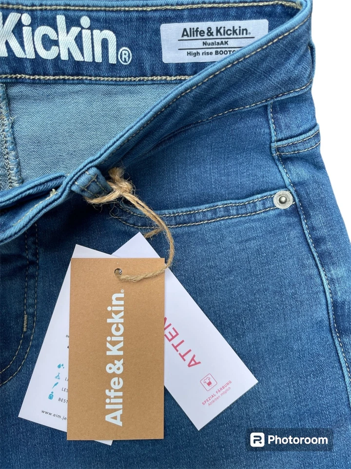 Alife&Kickin High Rise Bootcut Jeans Nualaak - Bild 2 von 4