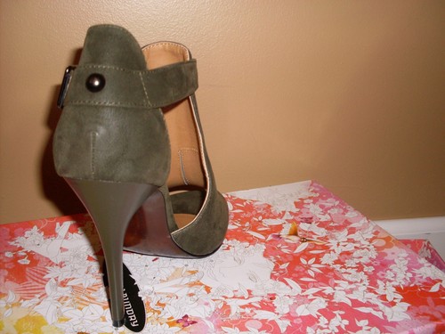 NEW Women Chinese Laundry Jolt Olive Nubuck Sandals sz 7.5 - Picture 5 of 6