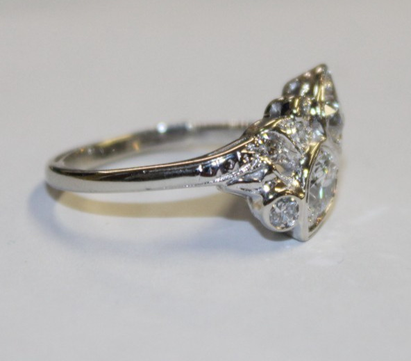 UNIQUE PLATINUM DIAMOND RING - image 3