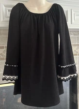 Win Win Bell Sleeve Tunic Blouse S-M Black and White