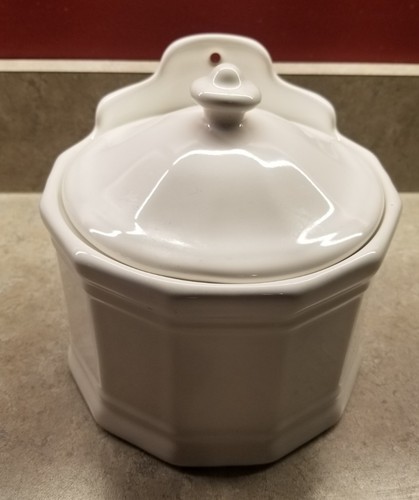 Pfaltzgraff Heritage Lidded White Salt Box Cannister w/ Lid Vintage Castle Mark - Picture 2 of 9