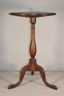 RARO CANDELABRO QA CT SIGLO XVIII EN CEREZA EN LA MEJOR SUPERFICIE ORIGINAL SUCIA
