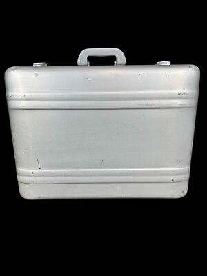 Zero Halliburton Aluminum Case Large w/ Original Inserts 24 X 18 X 7 Must See