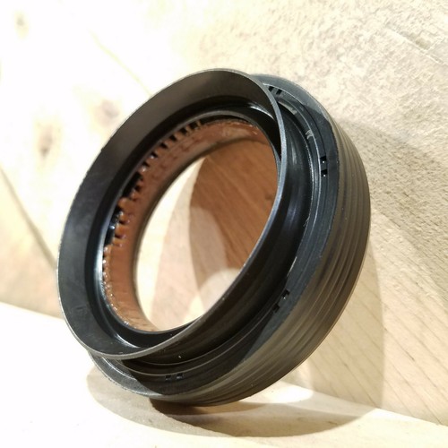 Transfer Case Output Shaft Seal UH0910E For Lincoln Ram Cadillac Swanky Barn - Picture 8 of 12