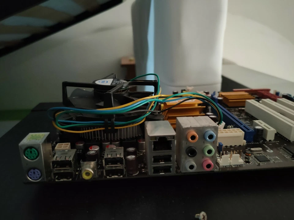 ASUS P5Q SE2 socket scheda madre LGA775 COMPRESO DISSIPATORE, CPU E RADIATORINI - Immagine 4 di 4