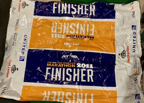 2011 New York City Marathon NYRR Finisher Solar Thermal Blanket Heat Sheet Wrap
