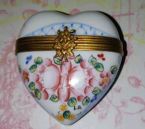 Scatola portagioie vintage timbrata ROCHARD LIMOGES FRANCIA cuore floreale dipinta a mano BELLA - Foto 2 di 8