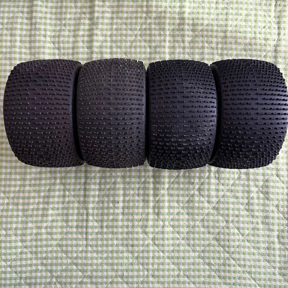 HPI RACING DIRT BONZ 1/8 Scale RC Tires - Image 3 of 4