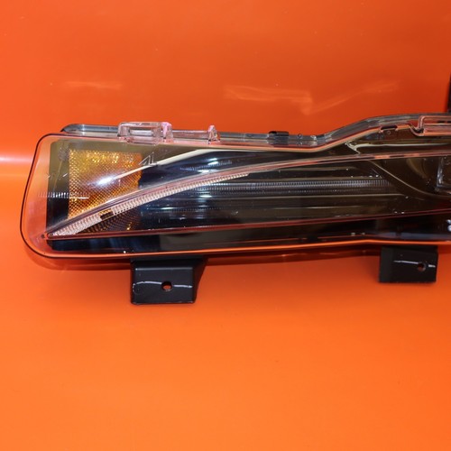 TESLA MODEL S PLAID FOG LIGHT LEFT DRIVER 2021-2023 2024 3 PIN LED 1563710-00-B - Picture 3 of 10