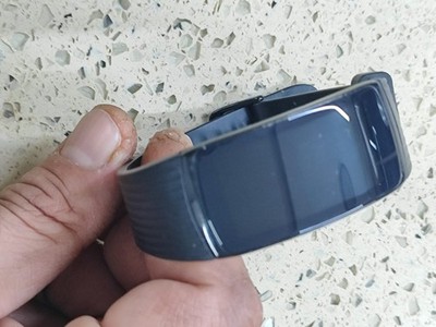 Samsung Gear Fit2 Pro SM-R365 Smartwatch Black   Untested, No Charger