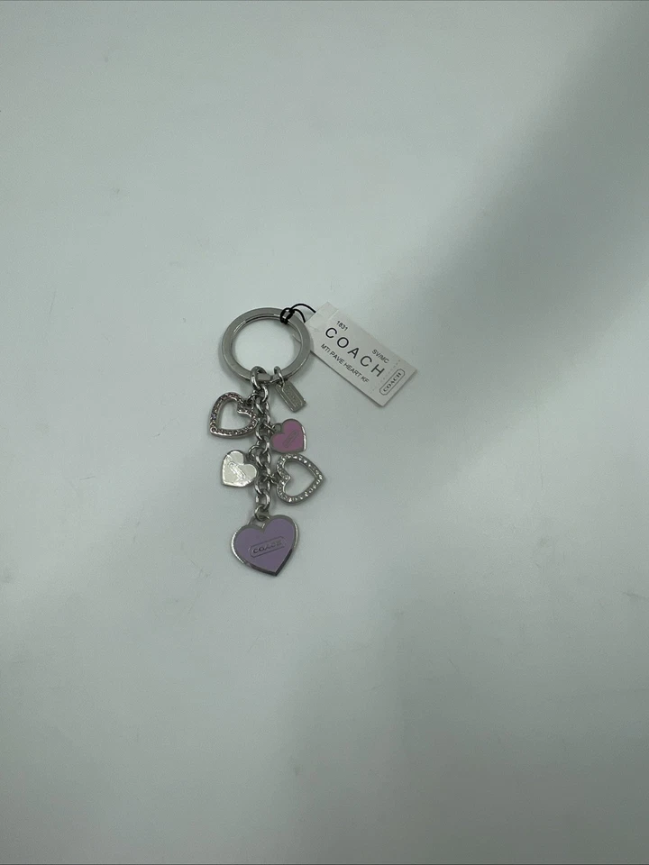 Bolso Cartera Coach Rosa Cristal Piedra Corazones Llavero FOB Dije Tono Plateado Púrpura Foto 3 de 4