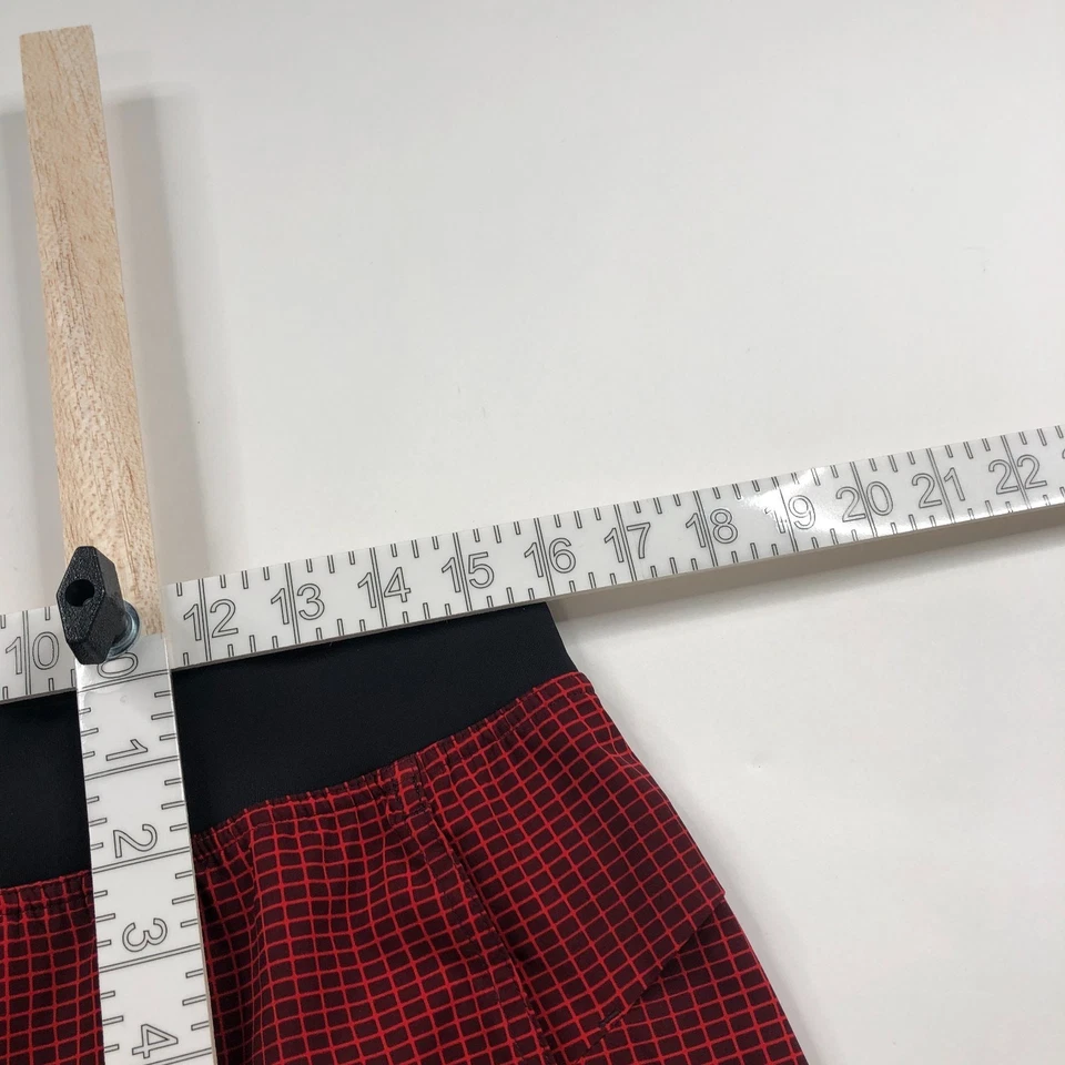 Lululemon Large (Fit 32In) Gym Elastic Waist Athletic 11" Shorts Red MINT - Image 4 of 4