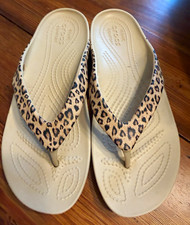Crocs Women s Leopard Animal Print Flip Flop ...