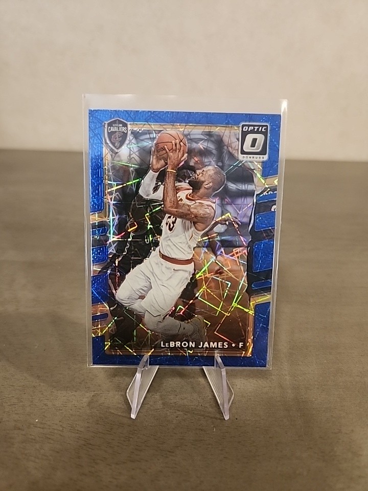 2017-18 PANINI DONRUSS OPTIC LEBRON JAMES BLUE VELOCITY PRIZM #27 LAKERS MVP 