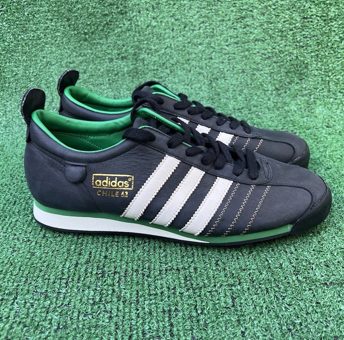 よこちん　４月１日まで取り置き　adidas CHILE 62 Vintage Adidas Chile 62 2004 Black Green 553459 Men's Size 9.5