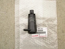 91 - 97 TOYOTA LAND CRUISER FJ80 FZJ80 FRONT WINDSHIELD WASHER MOTOR PUMP NEW
