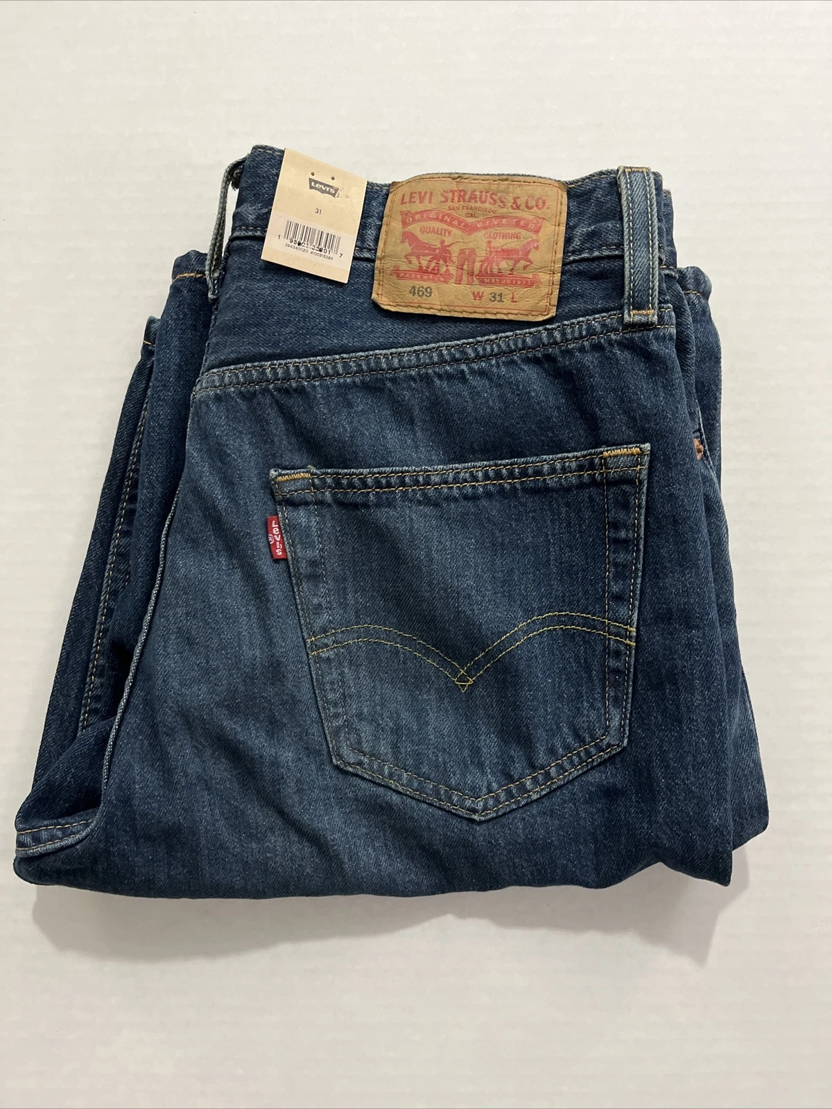 Levi's 469 Men’s 31 Loose Fit Denim Shorts blue jeans lite distressed 39434-0020