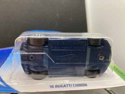 New 2019 Hot Wheels BLUE ‘16 BUGATTI CHIRON HW Exotics #236/250 - Picture 5 of 7