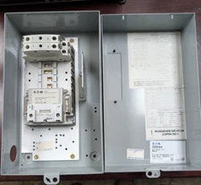 🤪 EATON 30A ENCLOSED LIGHTING CONTACTOR 4 POLE 600 VAC 120 VAC COIL ECC03C1A4A