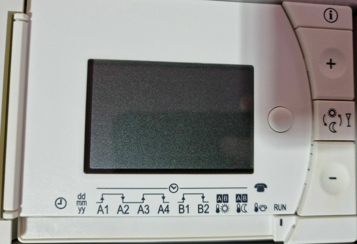 Siemens REV13 24Hr Programmable Digital Room Thermostat