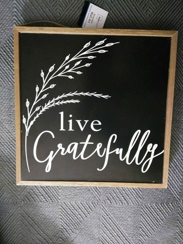 Mainstays Reversible Wall Art- Live Gratefully & Joy To The World- 2 Holidays! - Picture 2 of 2