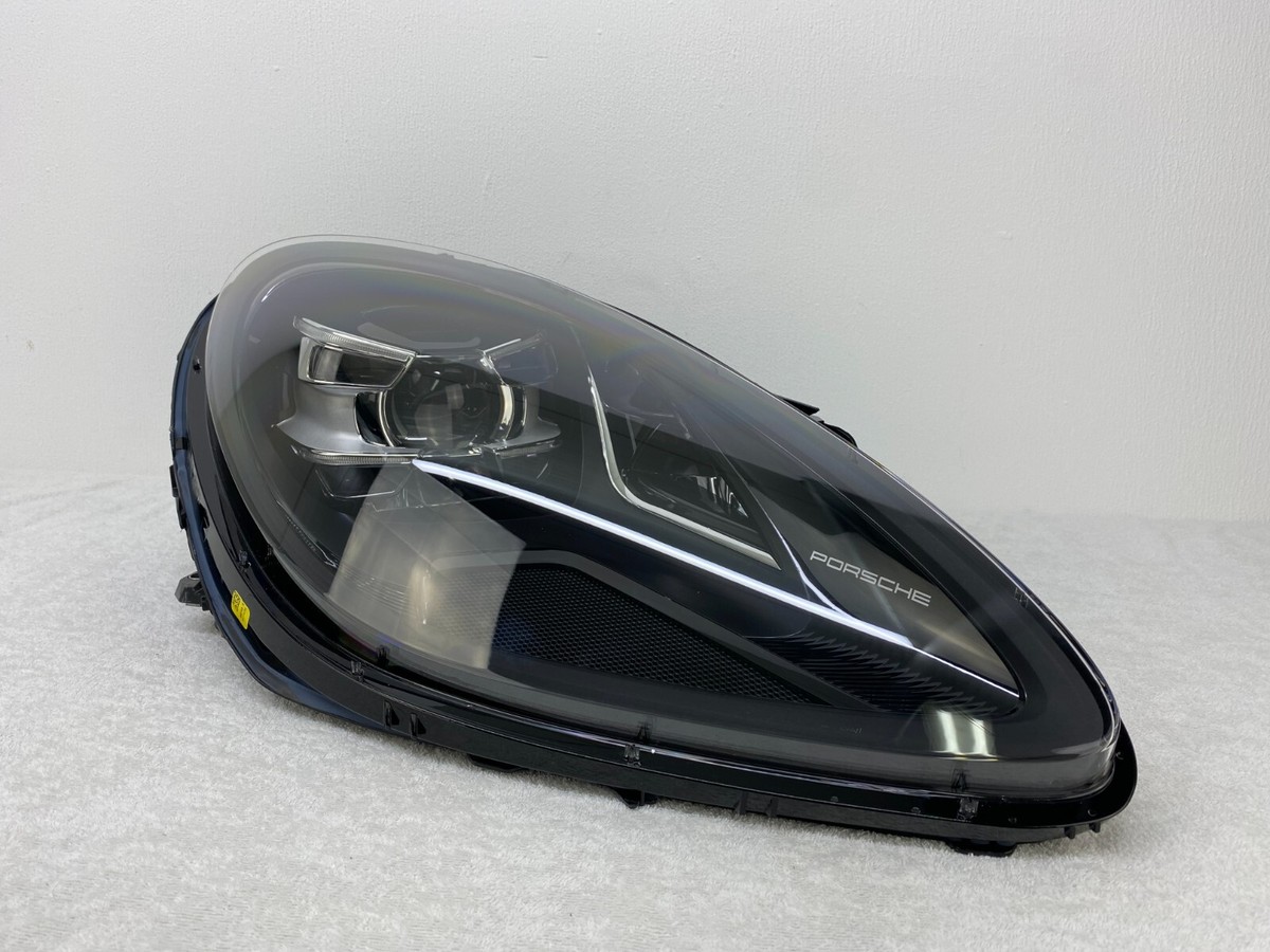 【純正】PORSCHE MACAN 95B リバースライト For Porsche Macan 95B 2022-2023 Car Rear Bumper Light Brake