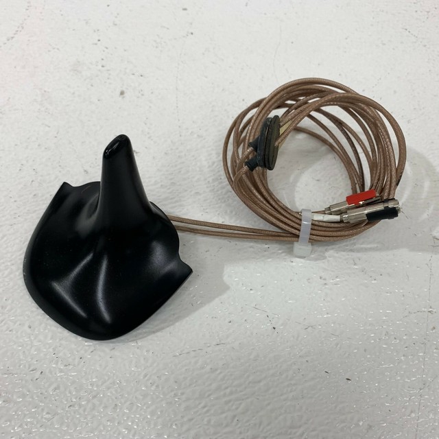 20002006 OEM MERCEDESBENZ W220 S430 S500 Roof Antenna GPS Radio