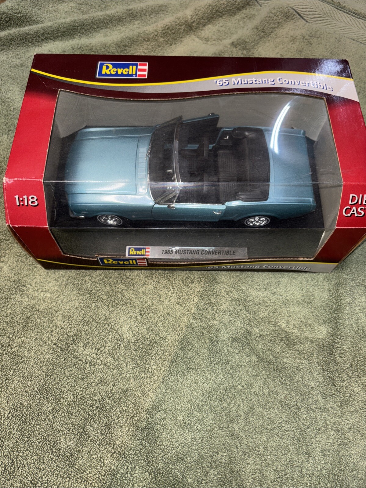 Revell 1:18 DIE-CAST MODEL コンバーチブル アメリカ