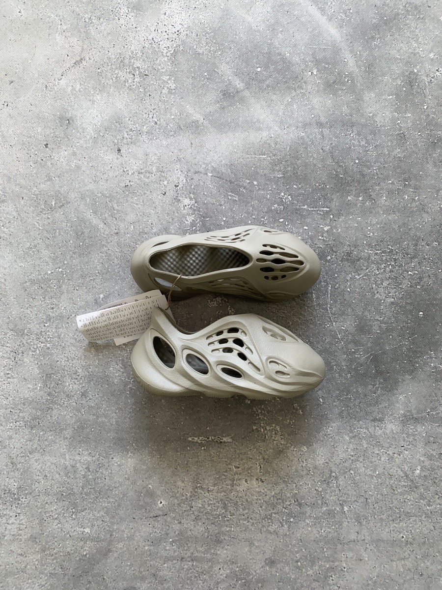 ADIDAS YEEZY FOAM RUNNER KIDS STONE SALT SIZE US 10K UK 10K