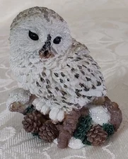 Vintage 1998 Enesco Miniature Snowy Owl On Log Pine Cones Resin 2.25" Tall