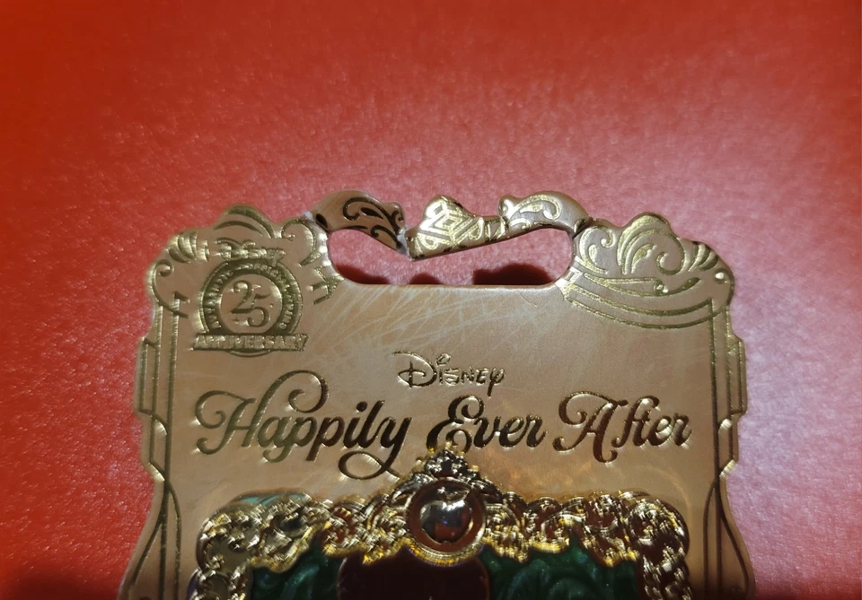 Prendedor deslizante Disney Blancanieves y los siete enanitos felices para siempre LE 2400 Foto 3 de 4