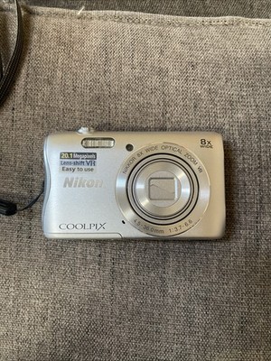 Nikon COOLPIX S3700 20MP 8x Optical Zoom Wi-Fi Silver Mint!