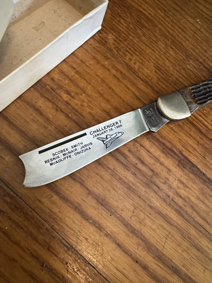 Cuchillo conmemorativo Frost Cutlery Challenger 7 (1986) - Homenaje al transbordador espacial Foto 3 de 4