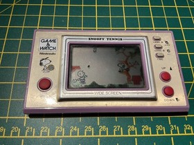 Nintendo GAME & WATCH SNOOPY TENNIS SP-30 (1982) &ndash; Vintage Handheld Console