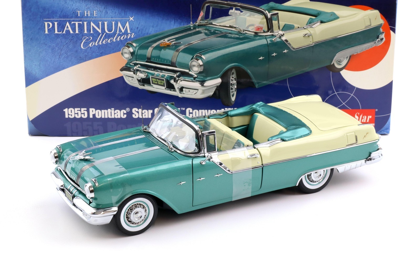 1:18 Sun Star 1955 Pontiac Starchief Convertible Mist White / Turquoise Pol Blue