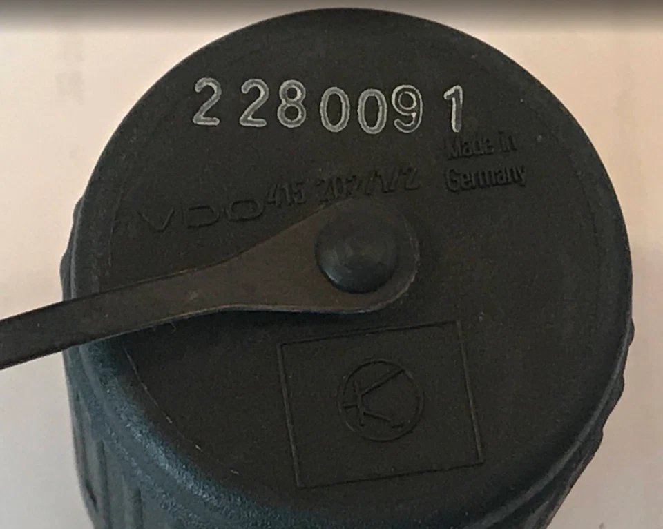 Tapa de sensor VDO TDC/Tach - 001-545-59-32 - para MBZ 300CDT, 300DT y más Foto 4 de 4