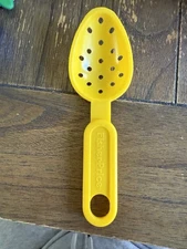 Vintage Fisher Price Fun with Food yellow strainer spoon Pretend Play Kitchen
