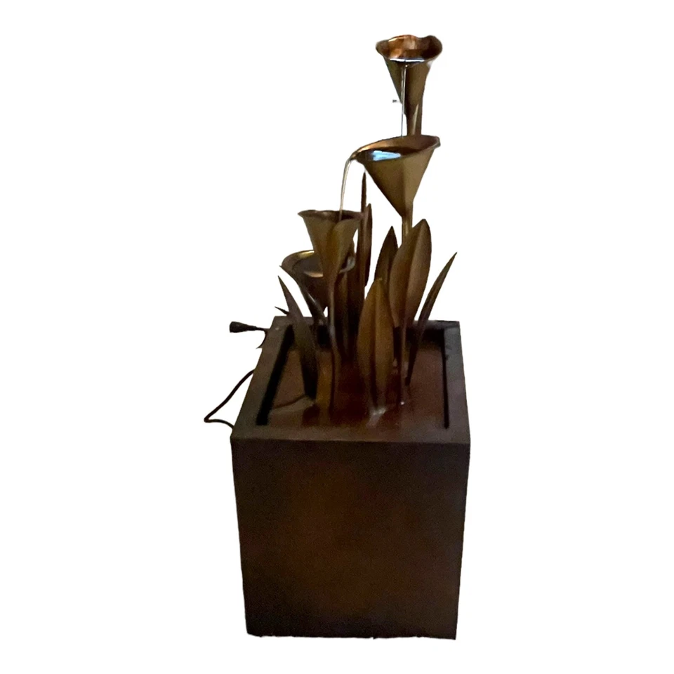 Fuente de lirios dorados estilo sudeste asiático 43" interior exterior con lirios de bomba Foto 2 de 4