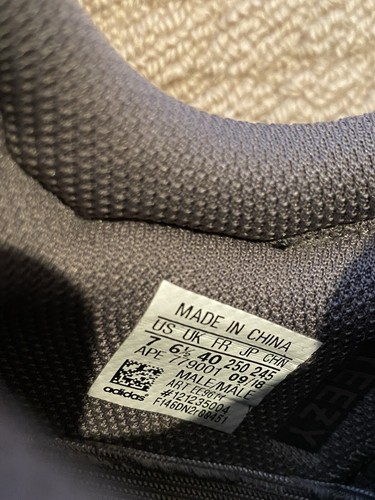 Size US 7 Men’s- adidas Yeezy Boost 700 V1 Mauve - Picture 4 of 4
