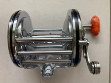 Vintage Penn Senator 3/0 Fishing Reel Made in the U.S. clean chrome,works great