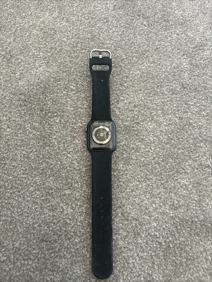 Apple Watch Series 4 40 mm Space Grey Aluminum Case with Black Sport Band (GPS) - Image 2 of 2