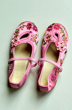Girls Traditional Pink Embroidered Satin Mary Jane Flats(US Kids 10.5&ndash;11 /EU 28)